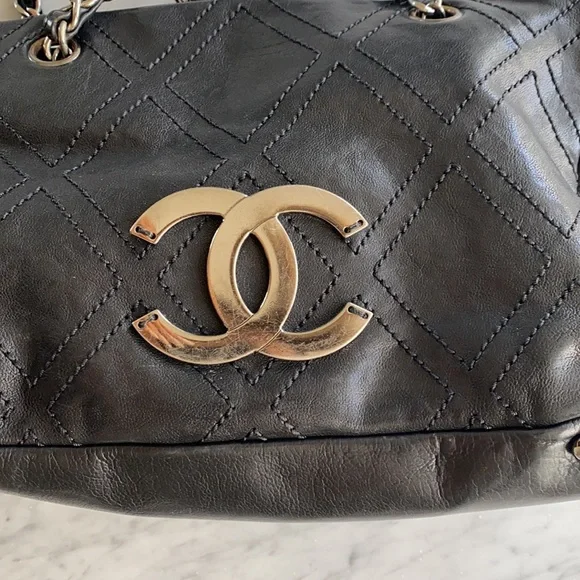 Chanel leather bag - Picture 5 of 15
